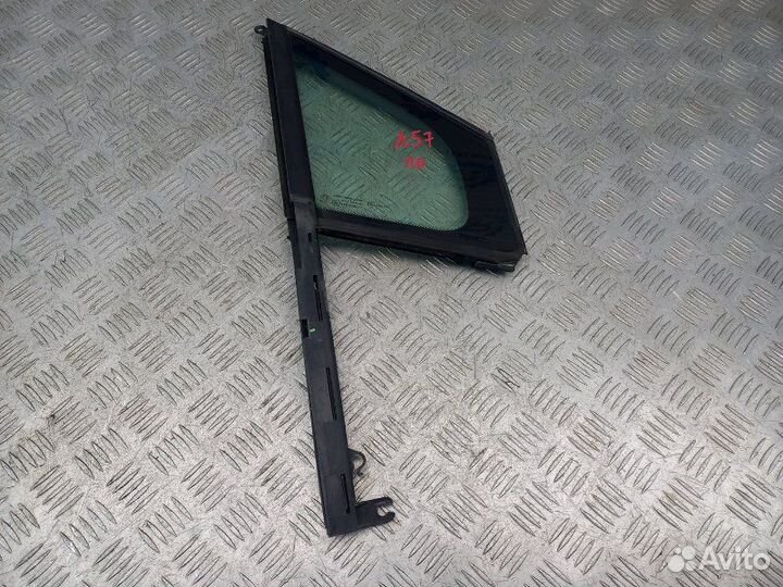 Стекло двери передней правой (форточка) Peugeot