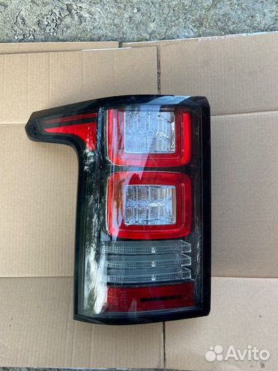 Фонарь левый Range Rover LR061682