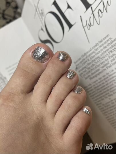 Модель на маникюр и педикюр