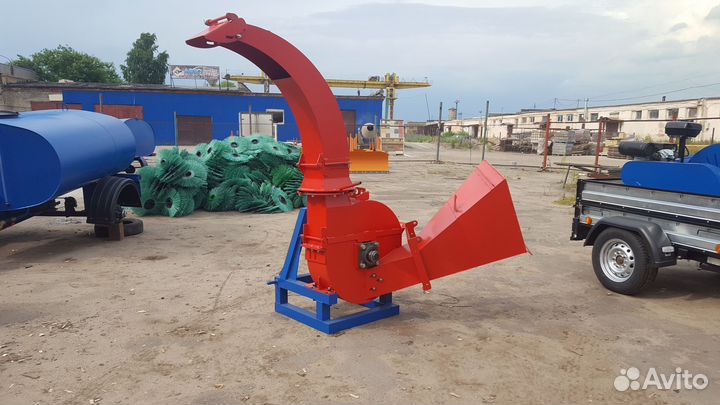 Измельчитель веток дерева С52ивн200