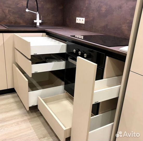 Кухонный гарнитур Монса-Ройс на заказ