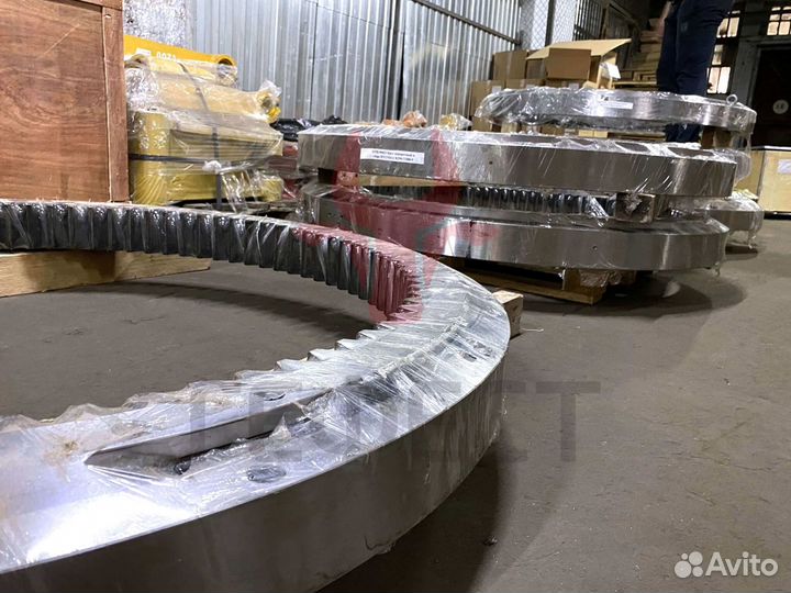 Опорно-поворотный круг R260LC-9S 81EN-00052