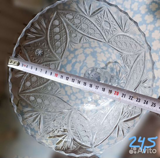 Ваза хрустальная на ножке
