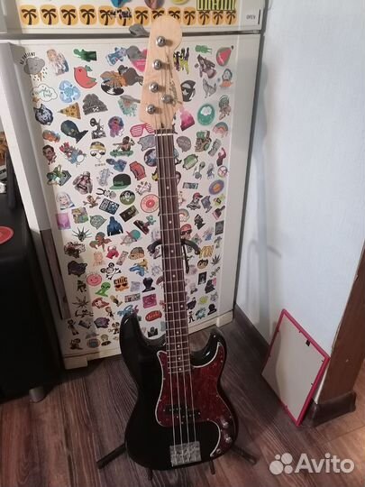 Бас гитара Фендер Прессижен