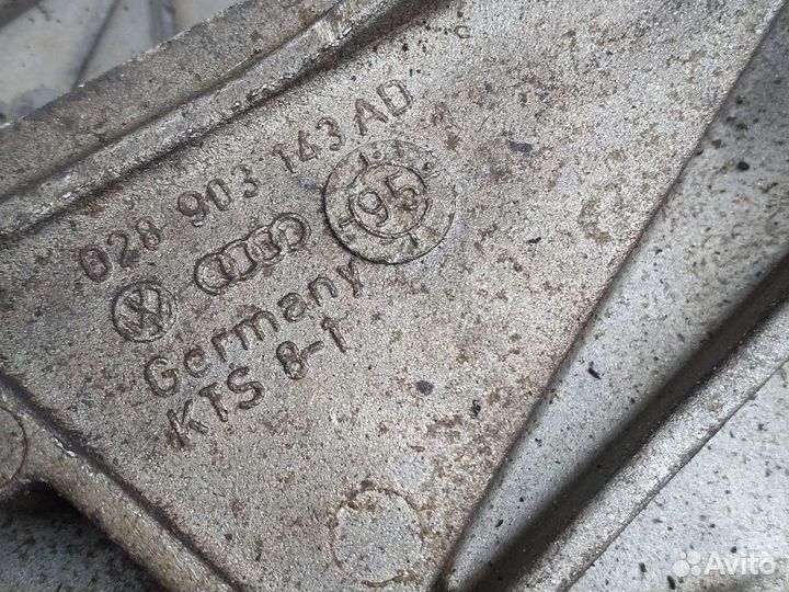 VW кронштейн генератора 028903143AD пружина