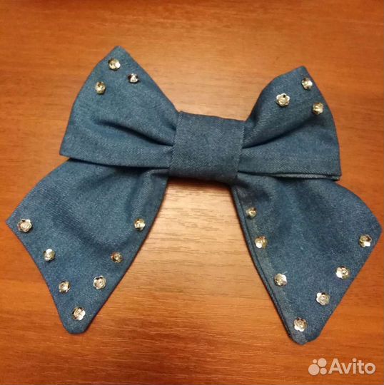 Заколка-бант