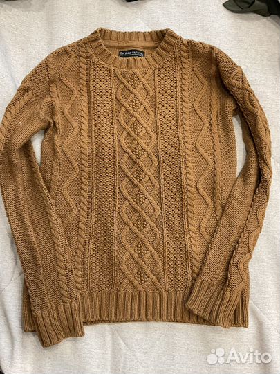 Вещи: свитера, куртка, платье, юбка, топ