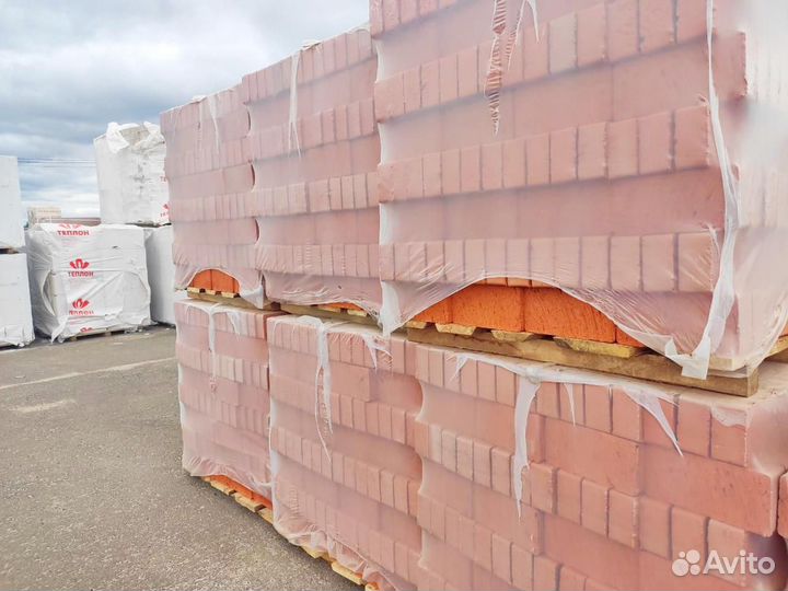 Красный кирпич