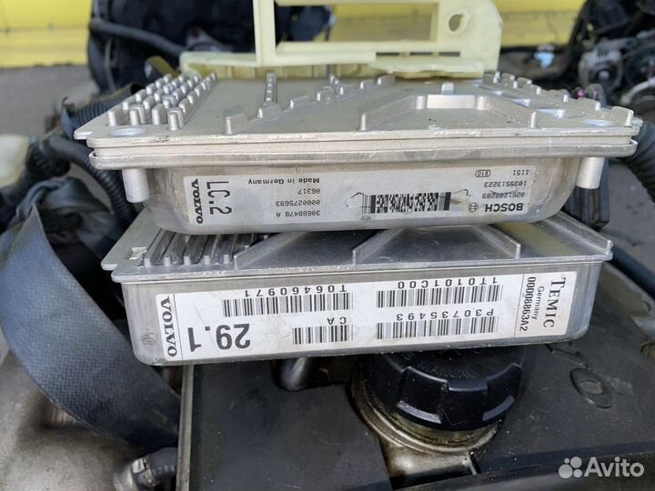 Блок управления двигателем B5254T2 30668478A Volvo