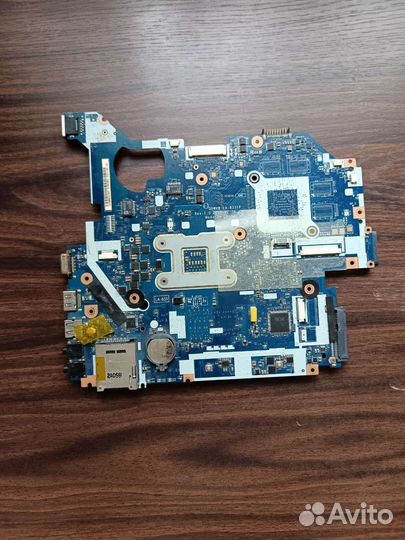 Материнская плата LA-7912P