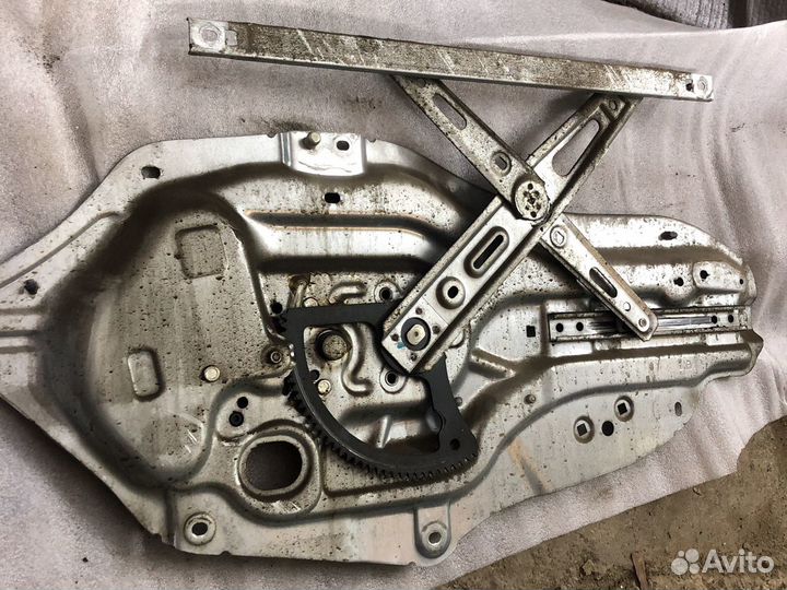 Стеклоподьемник передний левый Kia Cerato2