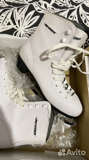 Коньки женские