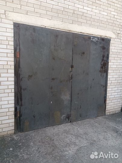 Ворота гаражные металлические распашные