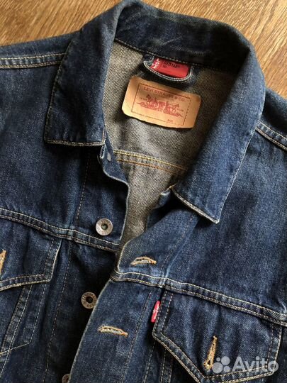 Джинсовая куртка levis винтажная с рисунком