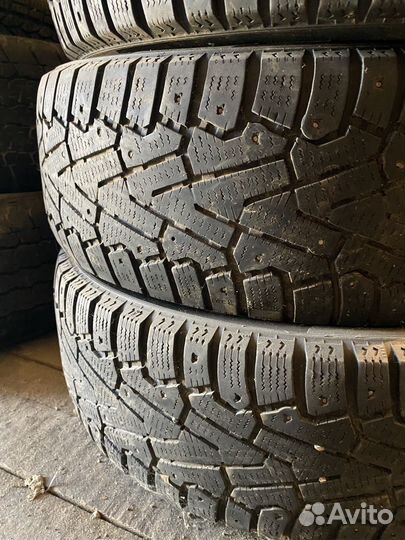Pirelli Ice Zero 215/65 R16