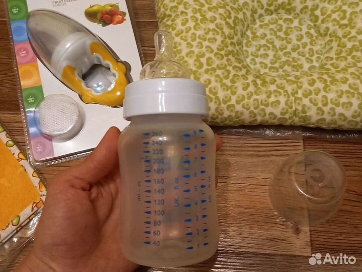Набор для малыша Avent бутылочка,ниблер,подушка