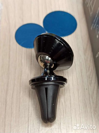 Магнитный автомобильный держатель