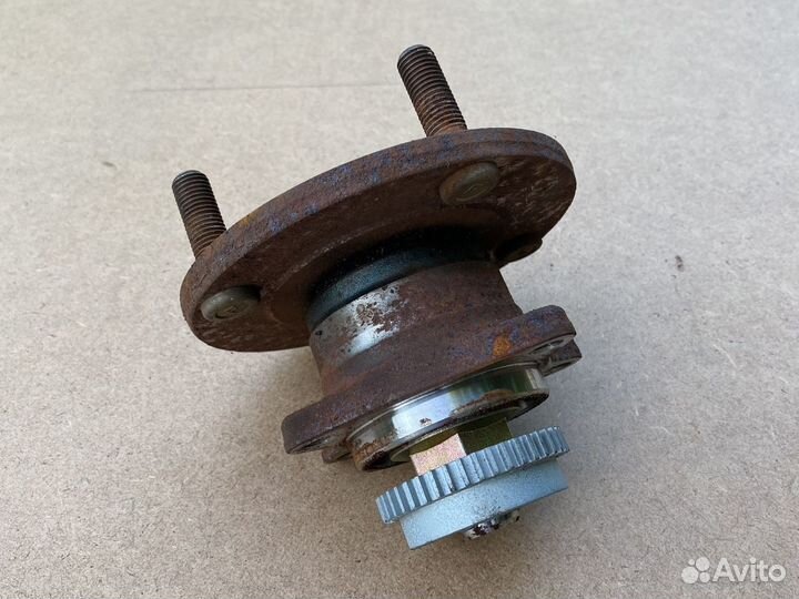 Задняя оригинальная ступица Mitsubishi Galant 8