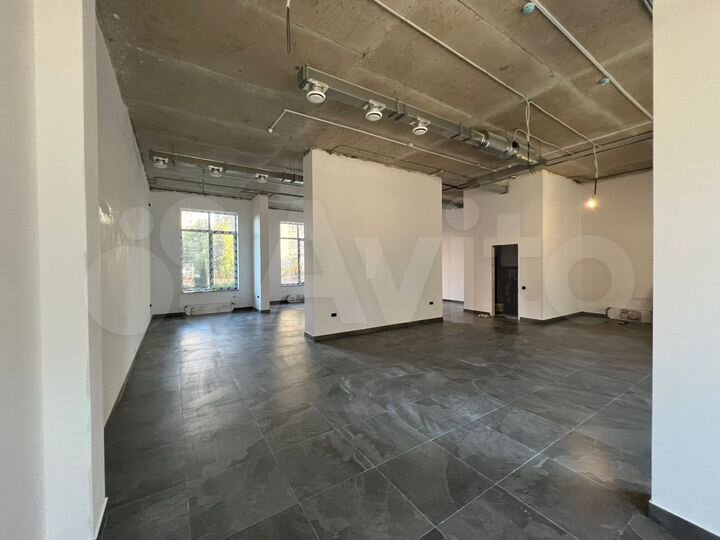 1 этаж с ремонтом в жилом комплексе, 125 м2