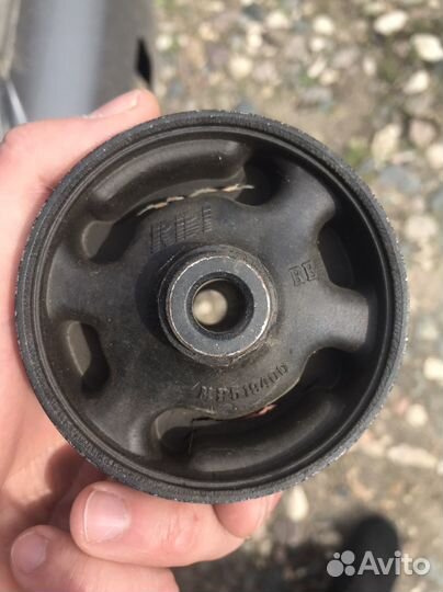 Сайлентблок mitsubishi lancer 9