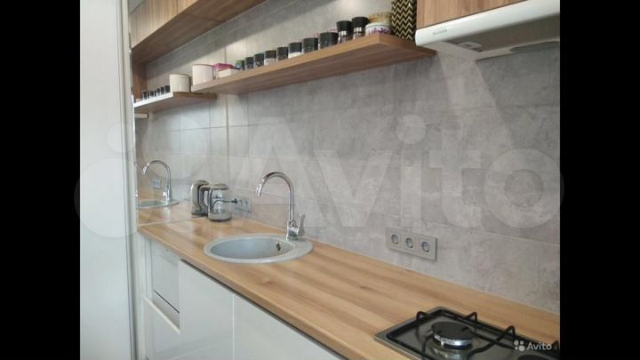 2-к. квартира, 61 м², 2/5 эт.