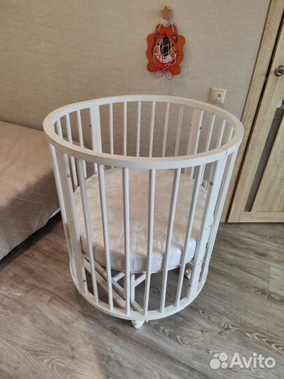 Кроватка детская 2в1 с маятником и матрасами