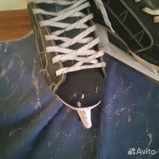 Коньки хоккейные