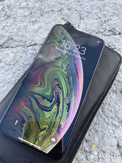 iPhone xs max 64