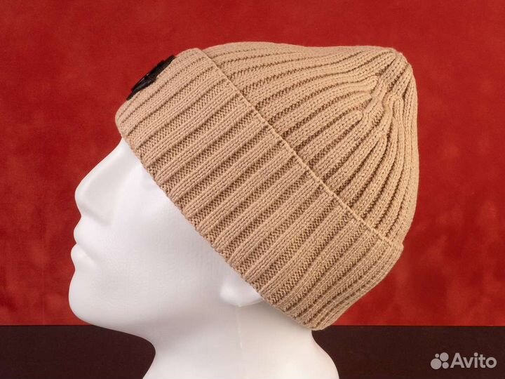 Зимняя мужская шапка