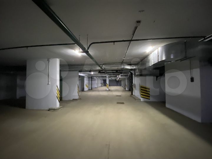 Машиноместо, 15 м²