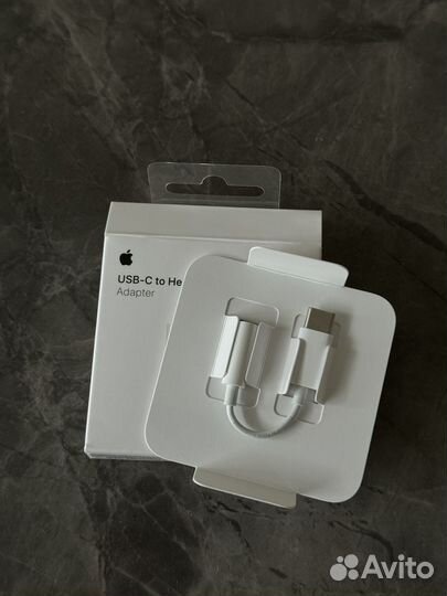 Адаптер Apple USB-C Headphone Jack