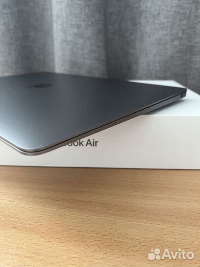 MacBook Air 13 (2020) M1, 8/256 гб