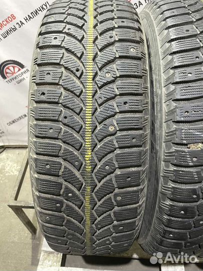 Bridgestone Blizzak Spike-01 235/65 R17 104M