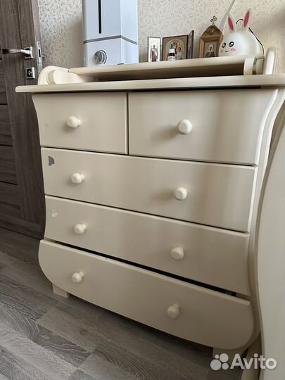 Детская кроватка гандылян и пеленальный комод