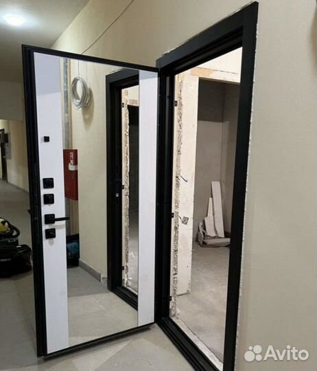 Двери входная