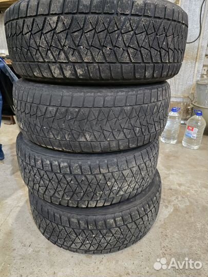 Bridgestone Blizzak DM-V2 235/60 R18 107S