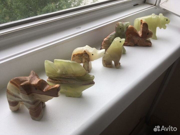 Фигурки из оникса