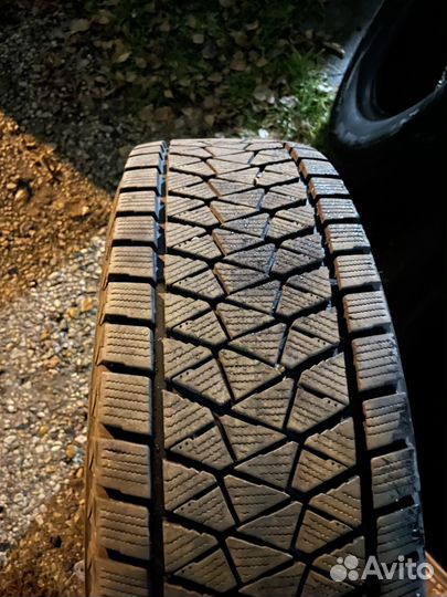 Bridgestone Blizzak DM-V2 225/75 R16 104