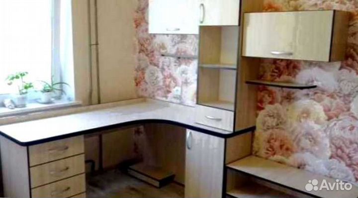 Рабочая зона у окна