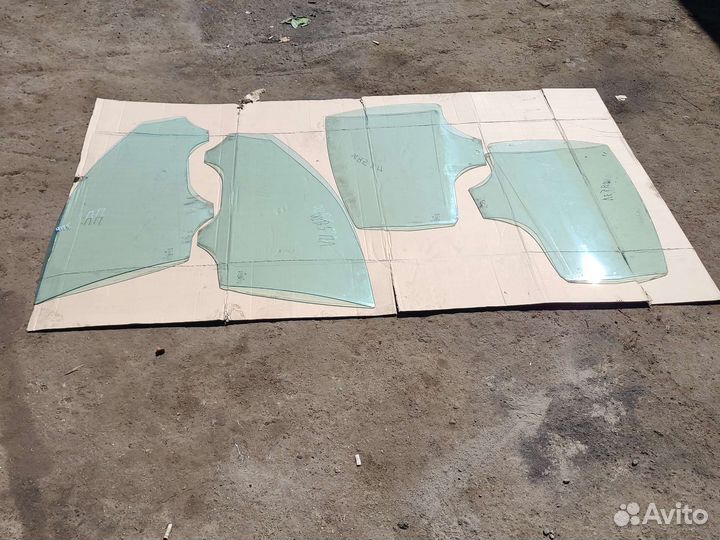 Стекло боковое Volkswagen Passat B5 1995-2005г