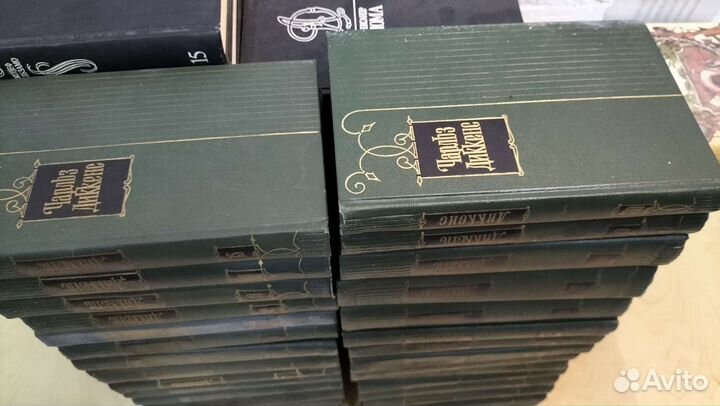 Книги много