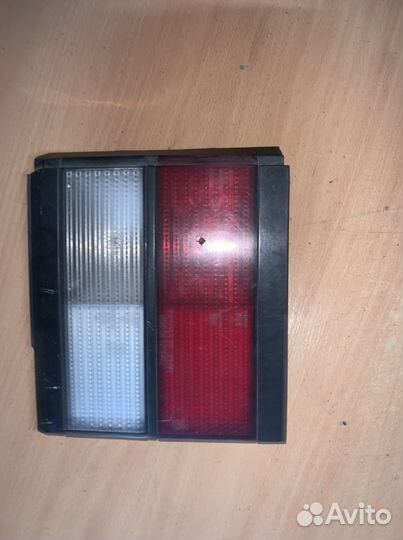 Фонарь задний внутренний левый Passat B3 1988
