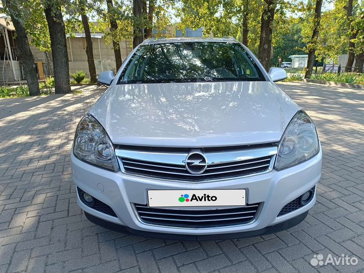 Opel Astra, 2012