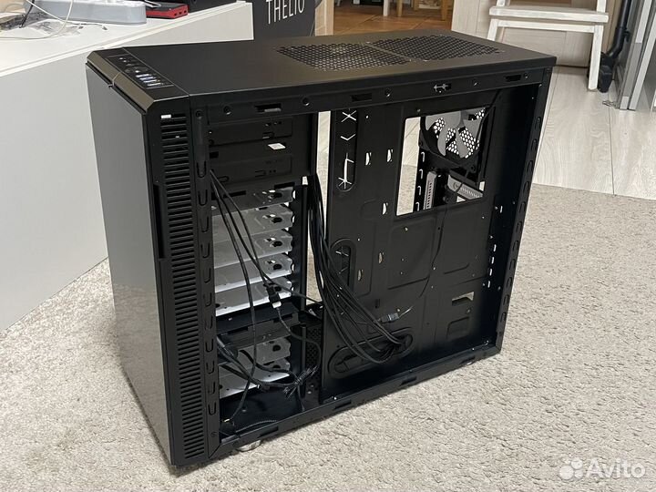 Fractal Design Define R4 window