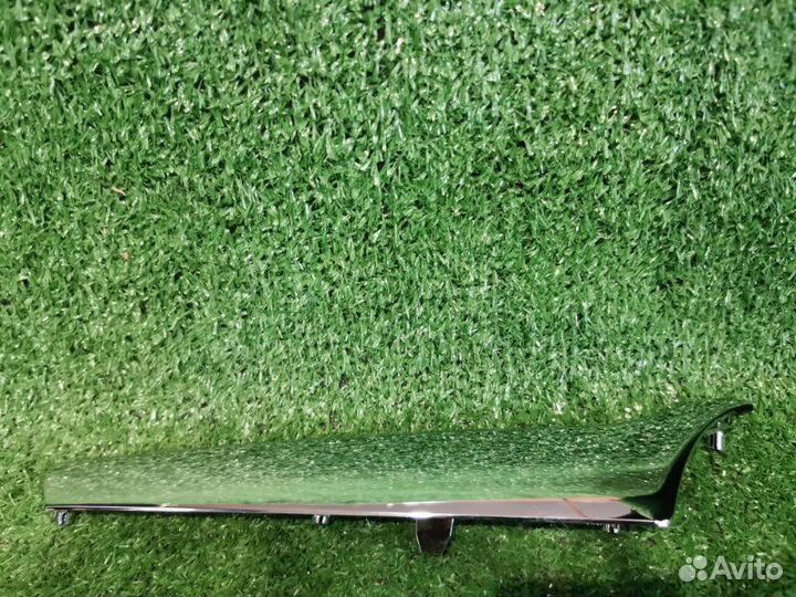 Накладка решетки радиатора правая Hyundai Solaris