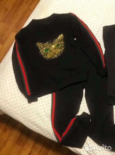 Спортивный костюм женский