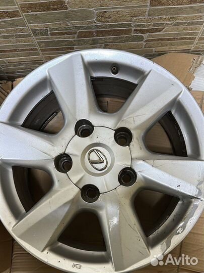 Диски от лексуса 18