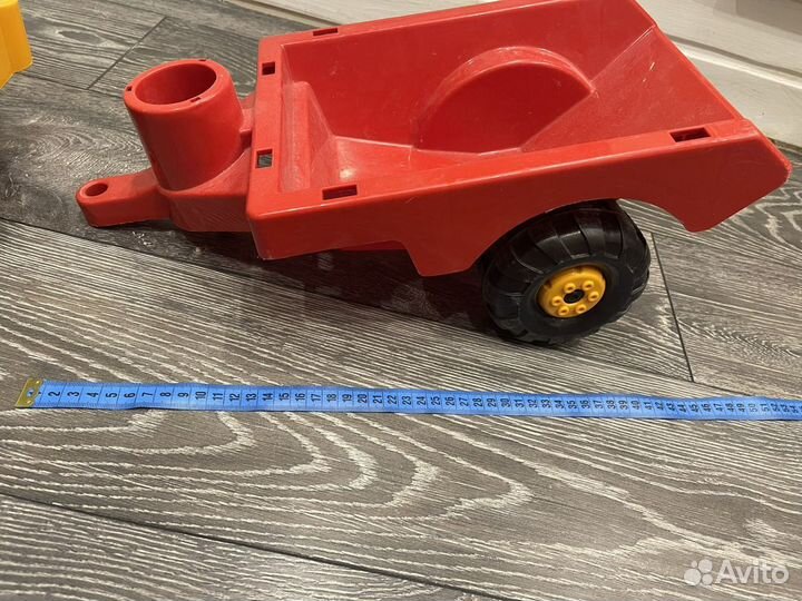 Трактор с прицепом