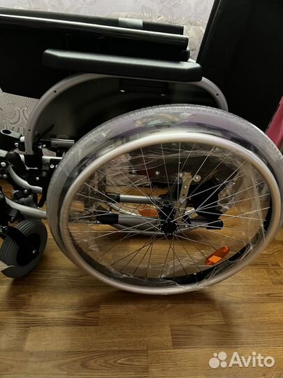 Кресло-коляска для инвалидов