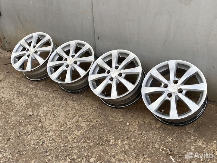 Литые диски R15 4x100 (dia 60.1)